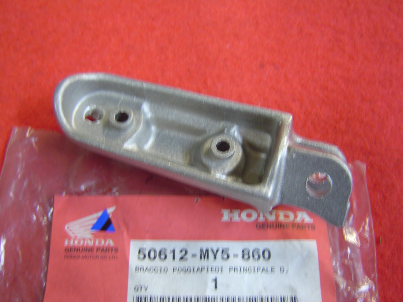 Corps Repose Pied Droit Honda CB500 93-99 | Réf. 50612MY5860