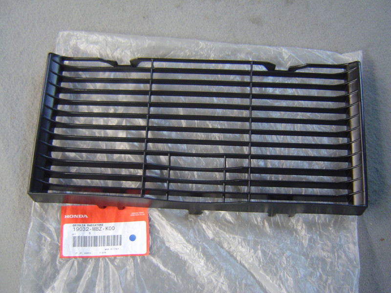 Grille de radiateur Honda CB600F 04 - Réf. 19032MBZK00