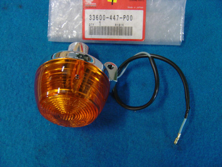 Clignotant AR droit Honda CM200T CM400T - Réf. 33600-447-P00