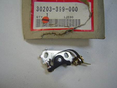 Rupteur droit Honda CB125T 30203-399-000 | Allumage