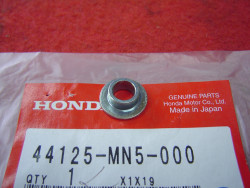 Entretoise épaulée dans divers montage de CBR600-650 CB650F SH125-300 NSS125