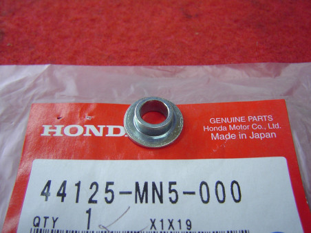 Entretoise épaulée Honda 44125MN5000 – Pièce de précision