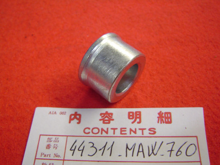 Entretoise roue avant gauche Honda XL600V XL650V - 44311MAW760