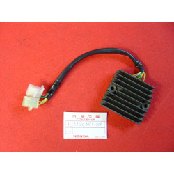 Regulateur / rectifieur de VFR750R RC30 88 marqué SH593A-12 ref remplacement