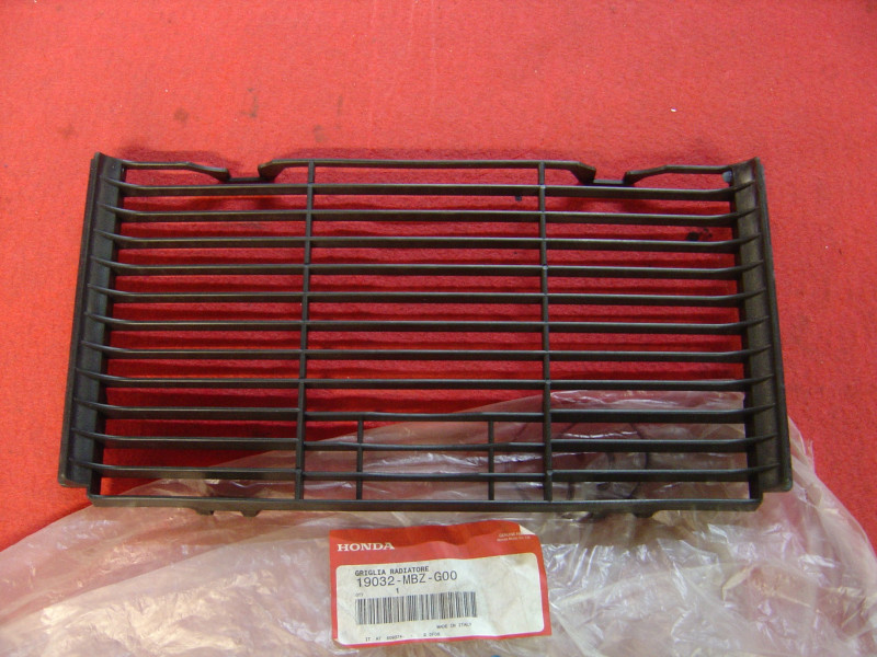 Grille de radiateur Honda CB600F 02 – Réf. 19032MBZG00
