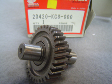 Arbre / pignon de NH125 1983-1986 HONDA 23420-KG8-000