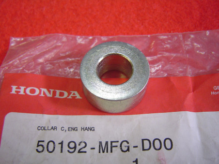 Entretoise Moteur Droite Honda CB600F CBF600 - Réf. 50192MFGD00