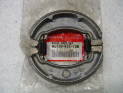 Jeu machoires AR (D130 x 30mm) CB125K3-K5 CB125T HONDA 06430-KBG-700