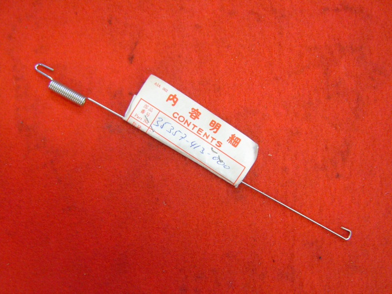 Ressort contacteur de stop Honda CB250 CB400 CM400 – Réf. 35357413000