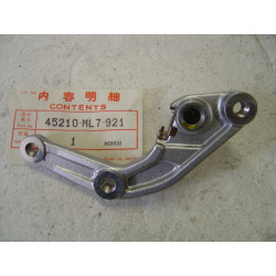 Support étrier frein avant droit Honda VFR750F CBR1000F – 45210ML7921