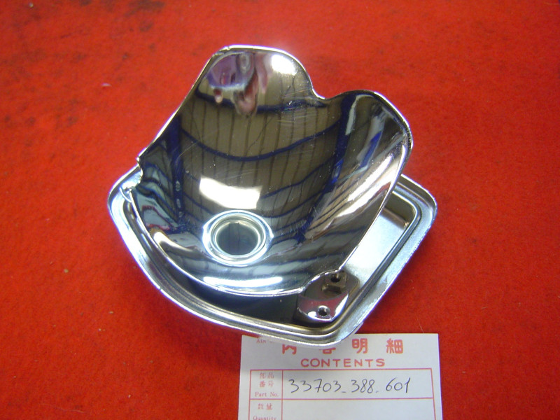 Corps chromé feu arrière Honda CB125T – Réf. 33703388601