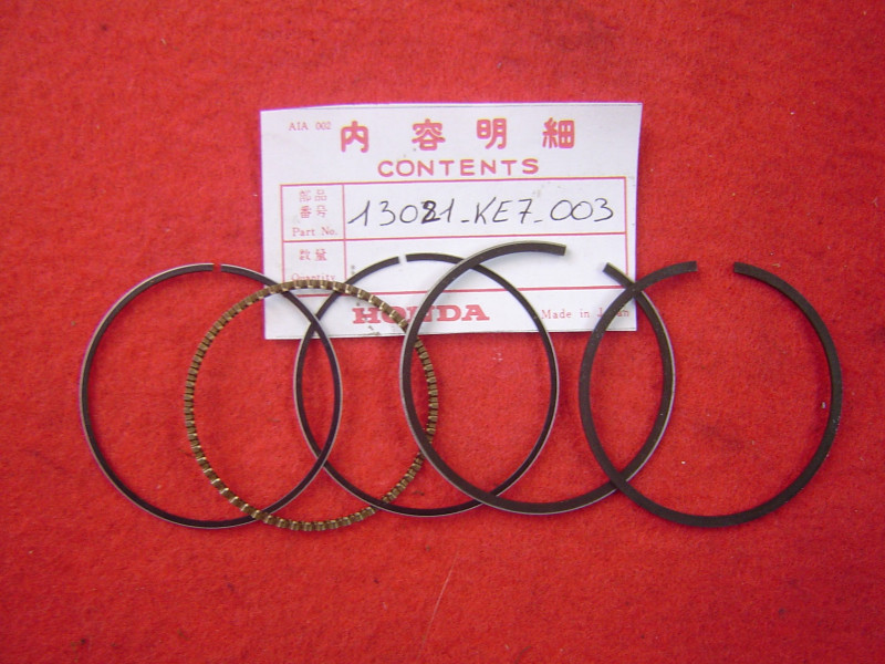 Jeu de segments surcote 0,25 Honda VF400FD - Réf. 13021KE7003