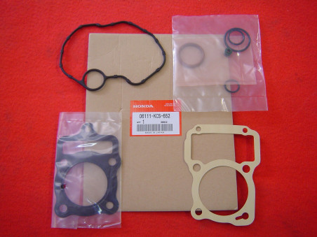 Pochette haut moteur A Honda CG125 98 – Réf. 06111KCS652