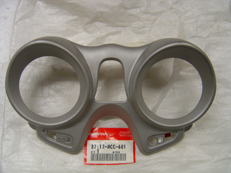 Boîtier supérieur tableau de bord Honda CB1100X11 - 37112MCC601