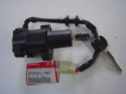 Ensemble contacteur à clefs de XL125V 01-06