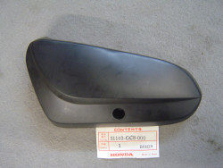 Cache plastique du bras de pivot en bas de fourche de NH80 Lead 92-94 coté dro
