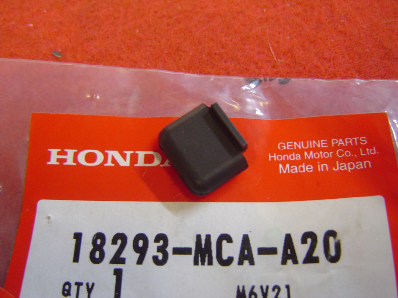 Caoutchouc protection échappement Honda – Réf. 18293MCAA20