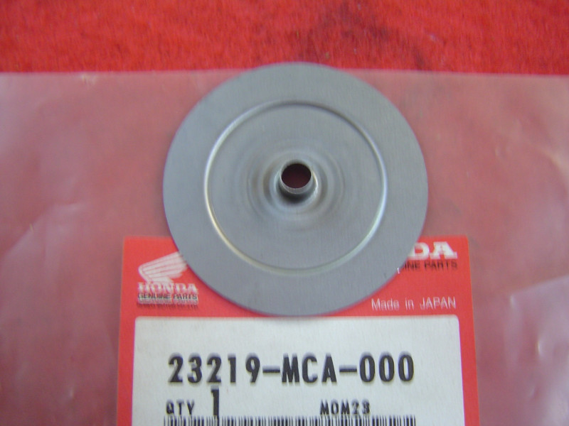 Plaque roulement arbre renvoi Honda GL1800 F6B - 23219MCA000