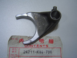 Fourchette de boite coté droit de CR250R 81-83 idem 24211KA4000