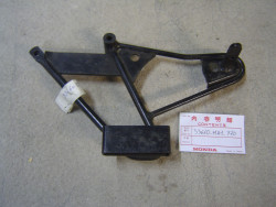 Support de clignotant AR gauche de GL500 silverwing HONDA 33660-MA1-770