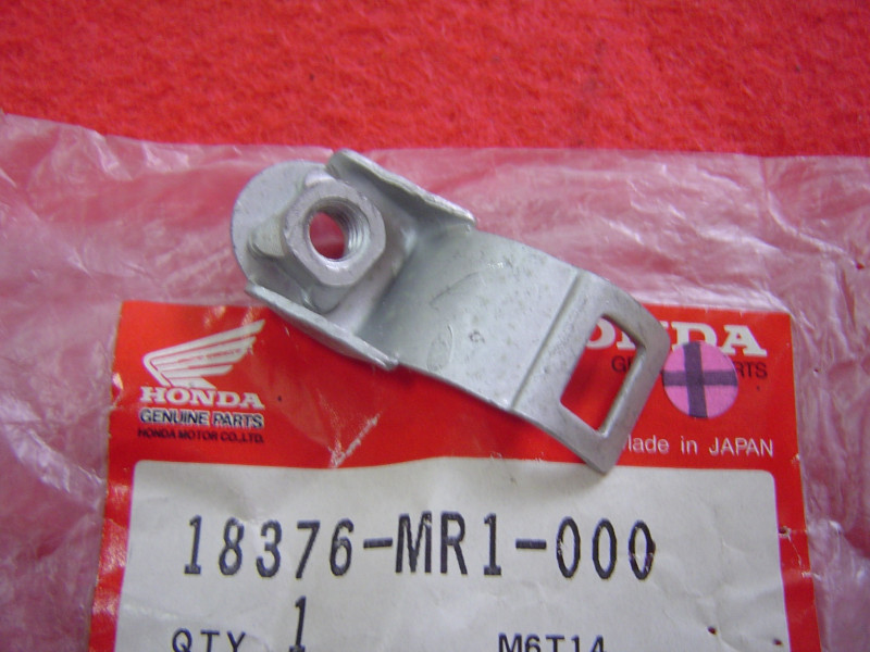 Bride enjoliveur échappement Honda VF750C VT600C - 18376MR1000