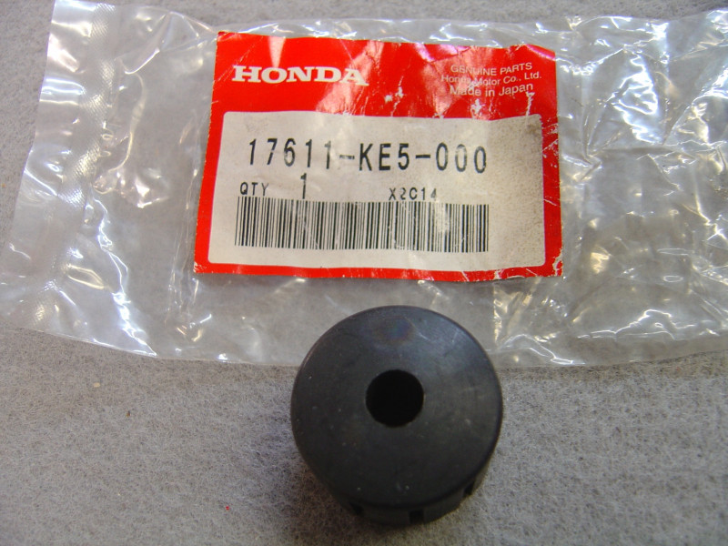 Caoutchouc Réservoir Avant Honda – Réf. 17611KE5000