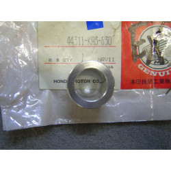 Entretoise axe roue avant G Honda CR125R CR250R CR500R 44311KA3830