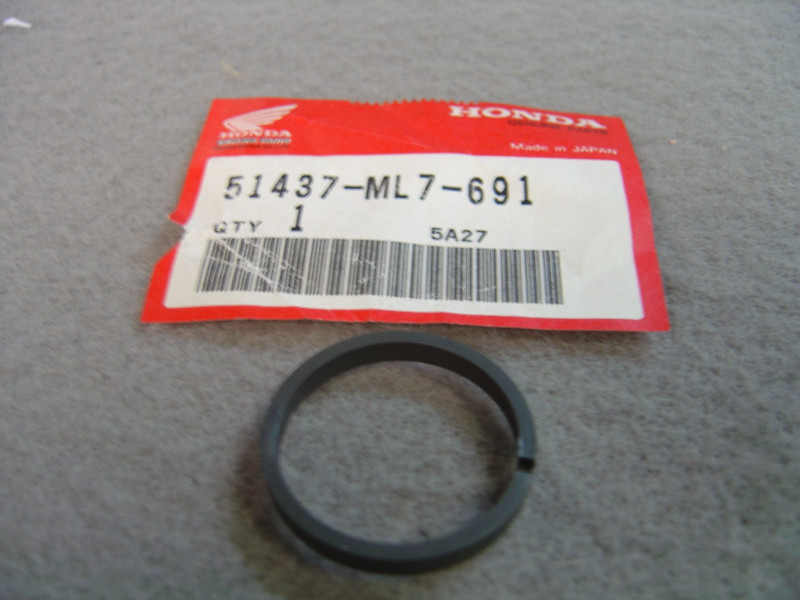 Bague de piston fourche avant Honda – Réf. 51437ML7691