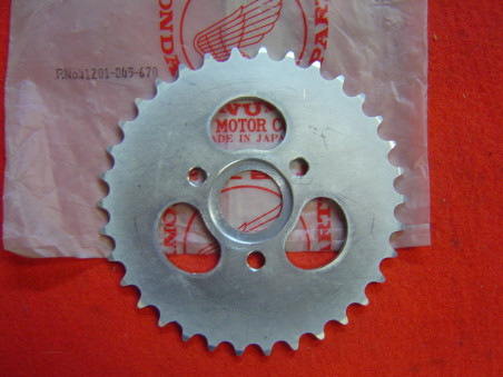 Couronne 34 dents Honda Z50A série -106900 | Réf. 41201045670