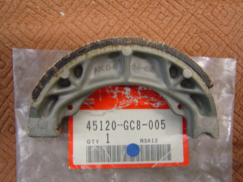 Mâchoire de frein avant Honda CH125 84-86 | Réf. 45120GC8005