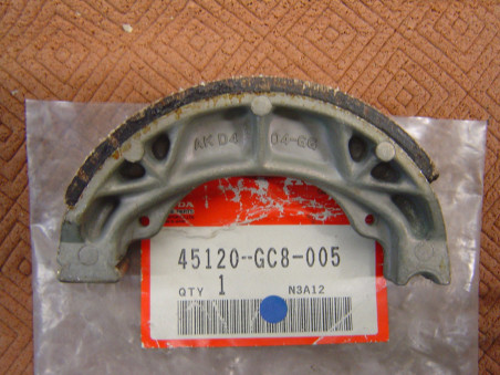 Mâchoire de frein avant Honda CH125 84-86 | Réf. 45120GC8005