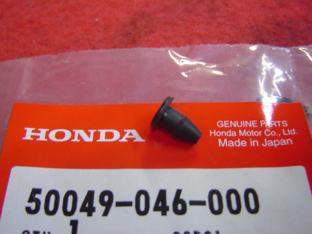 Bouchon caoutchouc C50 C70 C90 CT110 GL1500 HONDA 50049-046-000