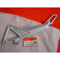 Platine repose-pied gauche Honda CB600F 2006 - Réf. 50750MBZG01ZB