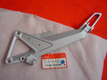Platine repose-pied gauche Honda CB600F 2006 - Réf. 50750MBZG01ZB