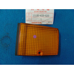 Cache AV gauche orange Honda CH125 NH125 83 - Réf. 33106KG8620