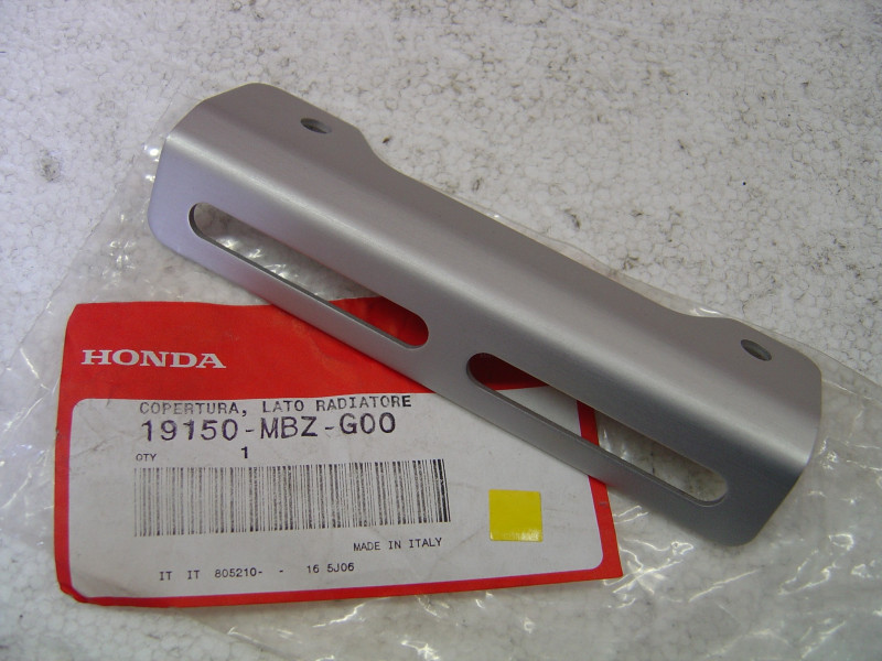 Cache latéral radiateur Honda CB600F 02/06 - Réf. 19150MBZG00