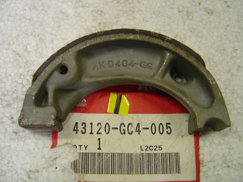 Mâchoire de frein AR Honda CR60R CR80R 82-84 - Réf. 43120GC4005
