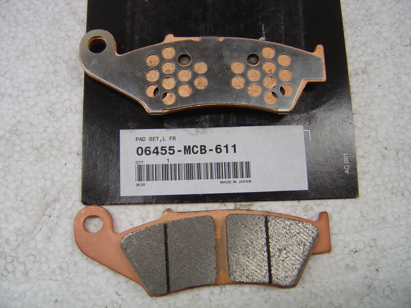 Plaquettes frein AV gauche Honda XL650V 06455MCB611