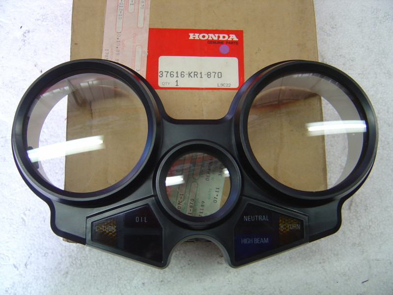 Boîtier supérieur tableau de bord Honda 37616KR1870