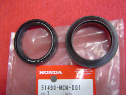 Kit joint spi et cache poussière HONDA VFR800 08-14 51490-MCW-D01