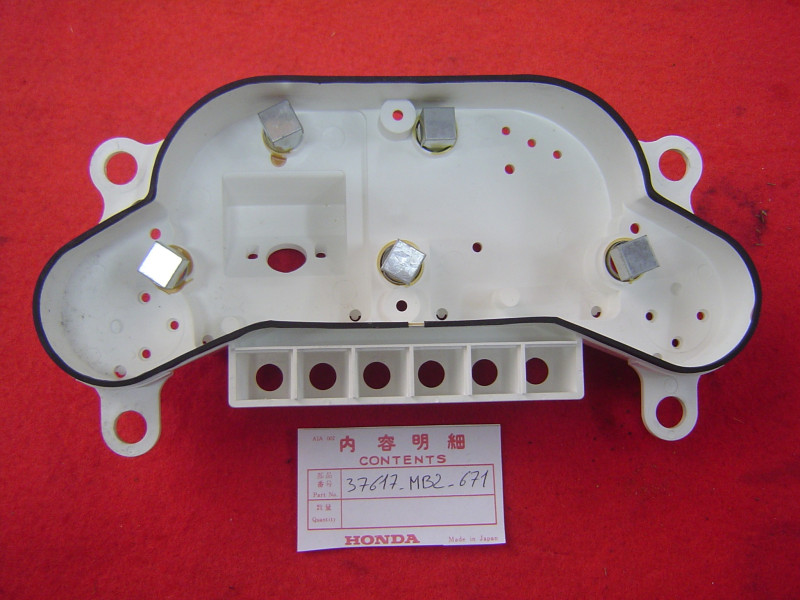 Boîtier Inférieur Compteurs Honda VF750F – Réf. 37617MB2671