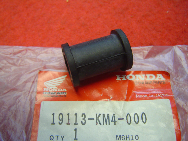 Silentbloc Radiateur Honda 19113KM4000 NS400 PC800 NTV650