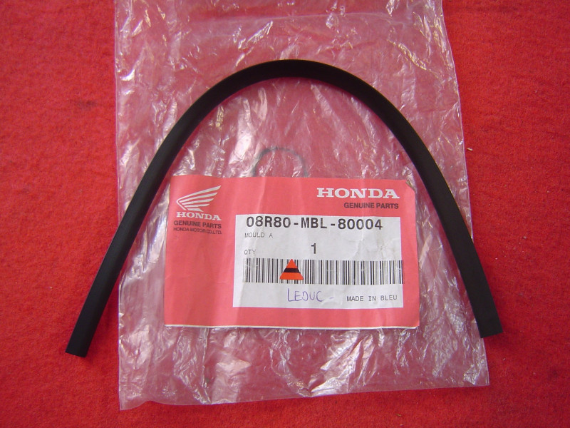Jonc Caoutchouc Inférieur Bulle Haute Honda NT650V | 08R80MBL80004