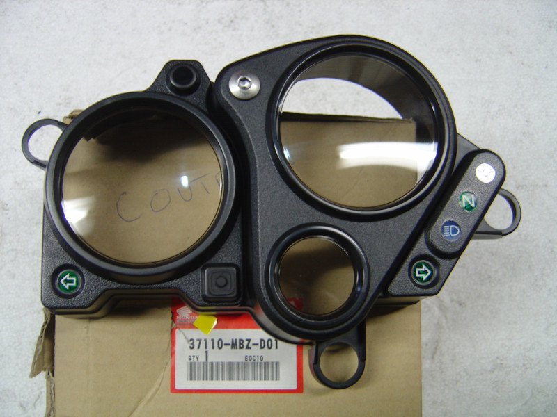 Boîtier supérieur tableau de bord Honda CB600F 2000-02