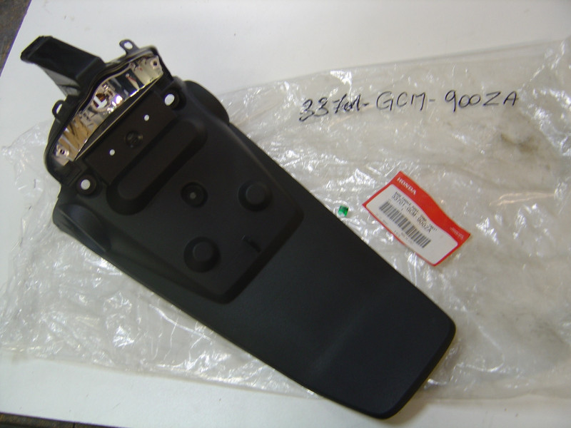 Bavette arrière + base feu arrière Honda SZX NH1 - 33701GCM900ZA