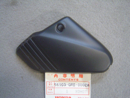 Couvercle bras pivot fourche AV droit Honda SA50 – 51103GR0000ZA