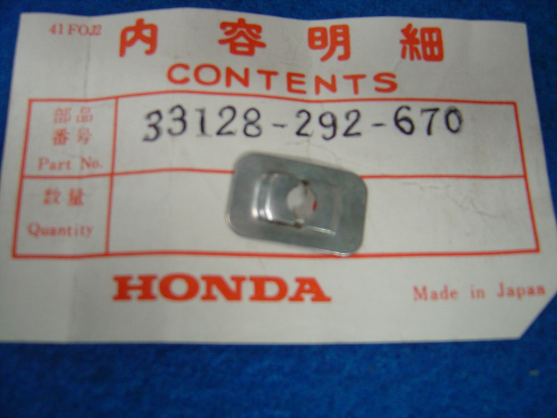 Clip fixation cerclage phare Honda – Réf. 33128292670