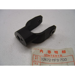 Support clignotant AV gauche de VT500E 1985 HONDA 33472-MF9-000