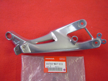 Platine repose-pied AR droit Honda CBR1100XX 50750MAT010