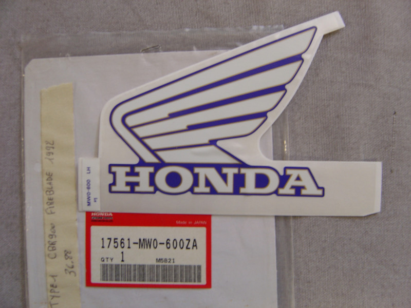 Autocollant réservoir gauche Honda CBR900RRN 92 - Réf. 17561MW0600ZA